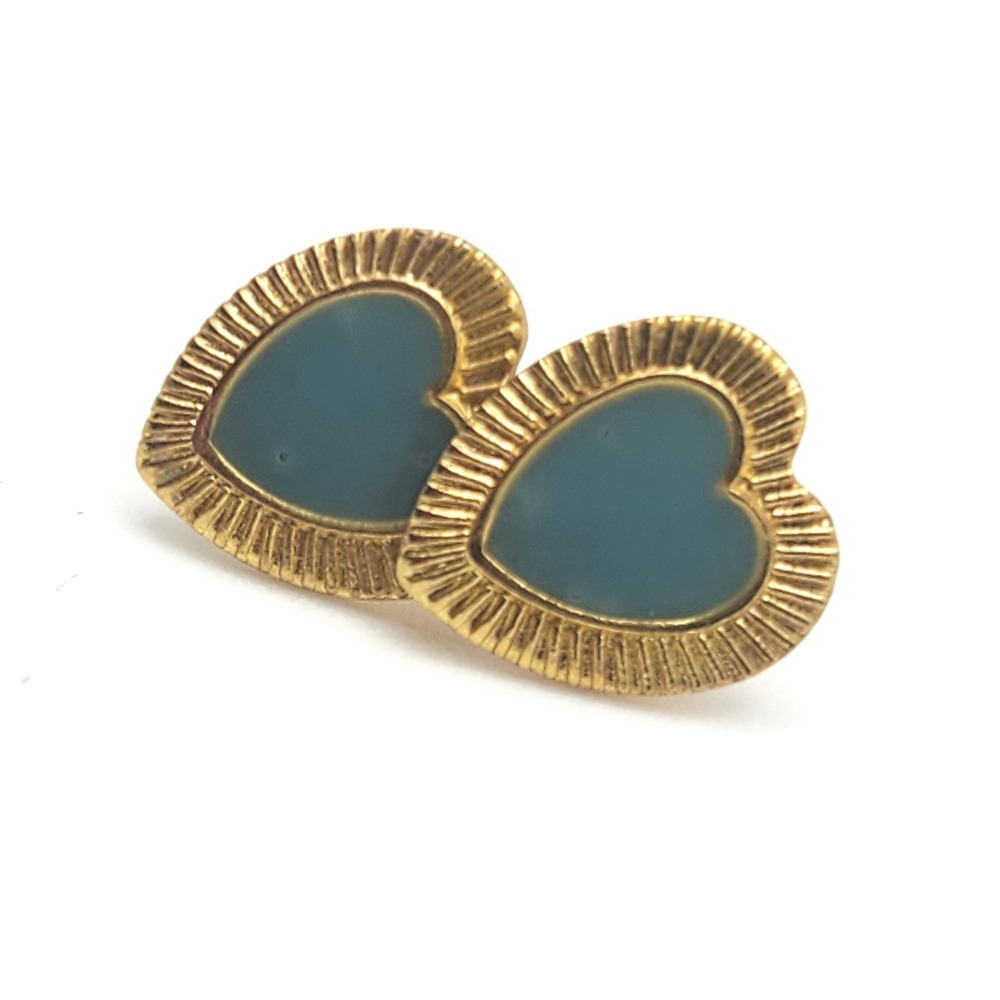 Vintage gold tone small heart stud earrings with teal enamel‎ inlay